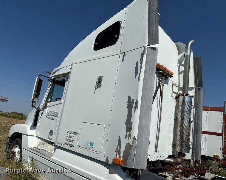 image for item EP0525 1999 Freightliner Century Class semi truck