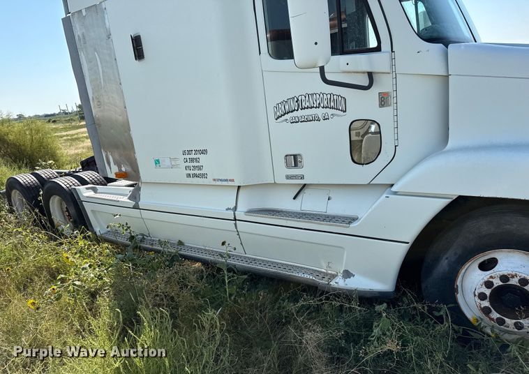 image for item EP0525 1999 Freightliner Century Class semi truck