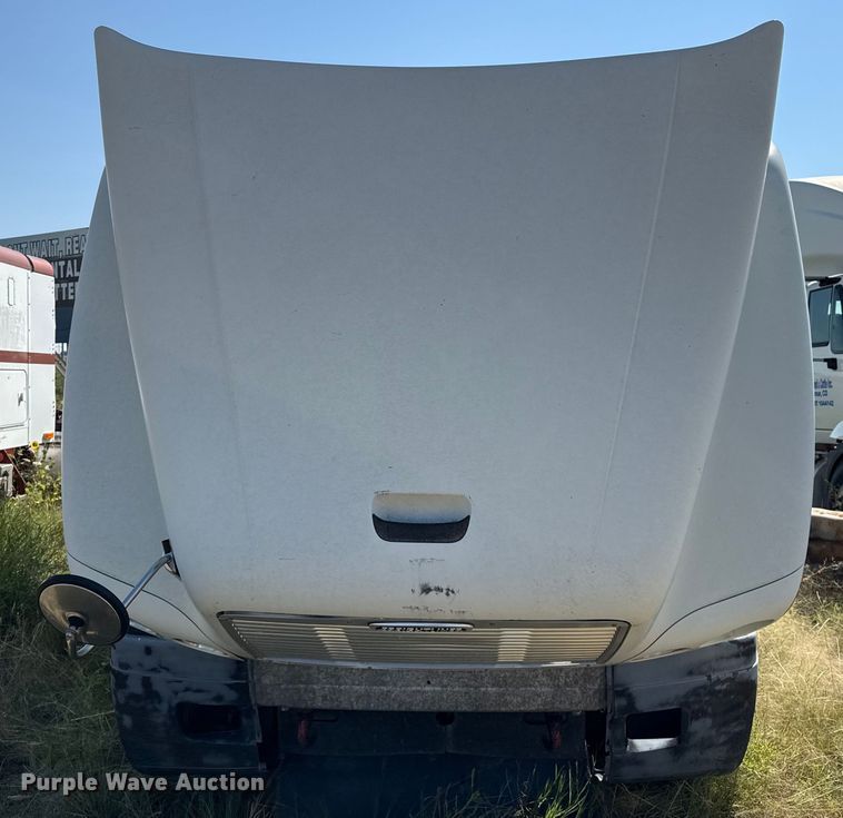 image for item EP0525 1999 Freightliner Century Class semi truck