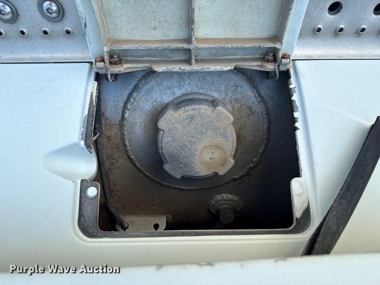 image for item EP0525 1999 Freightliner Century Class semi truck