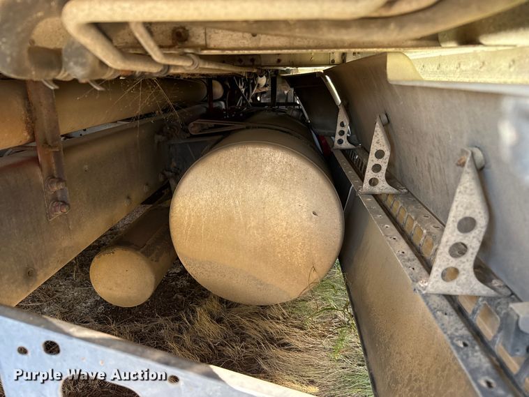 image for item EP0525 1999 Freightliner Century Class semi truck