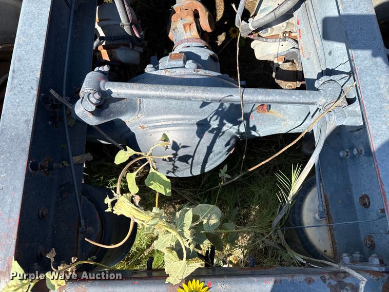 image for item EP0525 1999 Freightliner Century Class semi truck