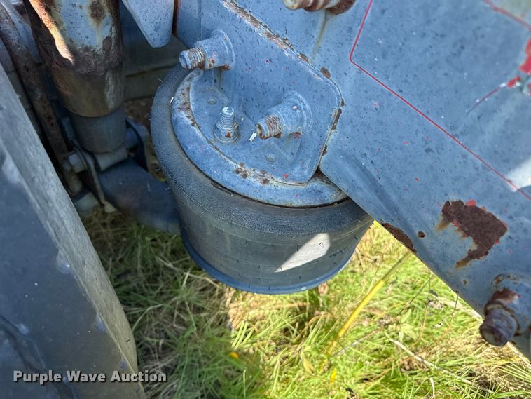 image for item EP0525 1999 Freightliner Century Class semi truck