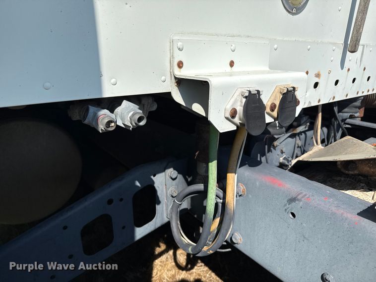 image for item EP0525 1999 Freightliner Century Class semi truck