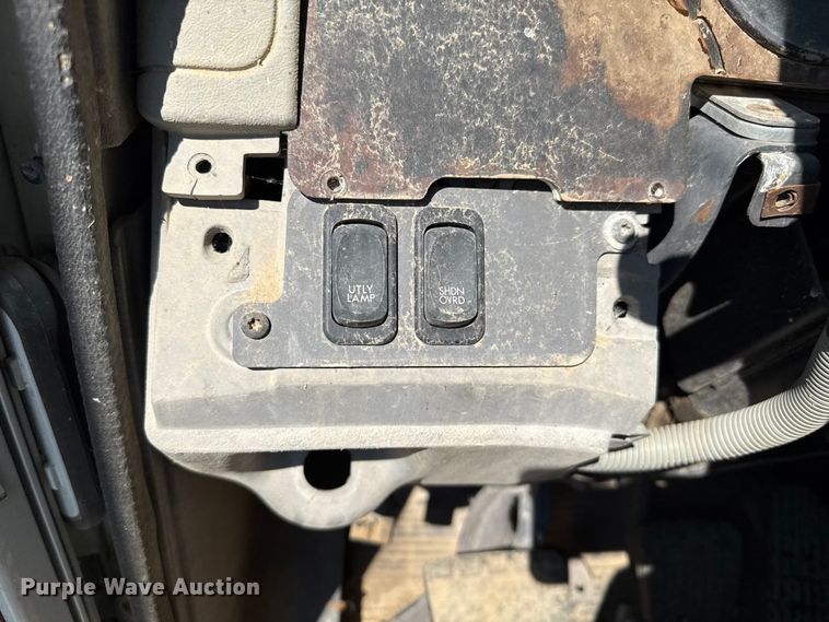 image for item EP0525 1999 Freightliner Century Class semi truck