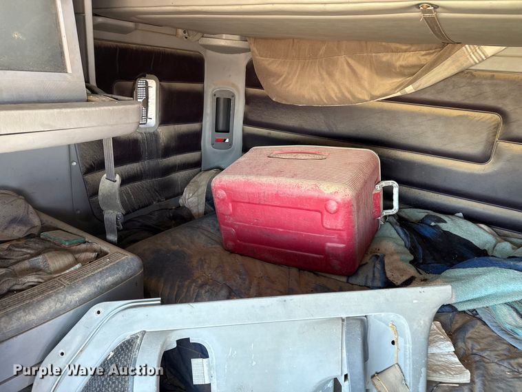 image for item EP0525 1999 Freightliner Century Class semi truck