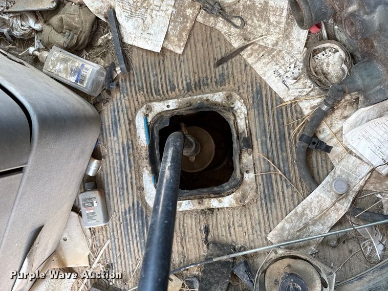 image for item EP0525 1999 Freightliner Century Class semi truck