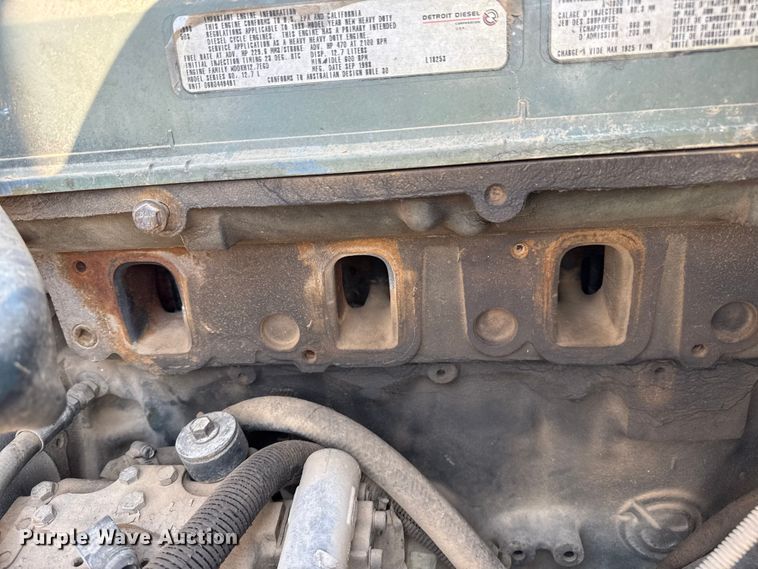 image for item EP0525 1999 Freightliner Century Class semi truck