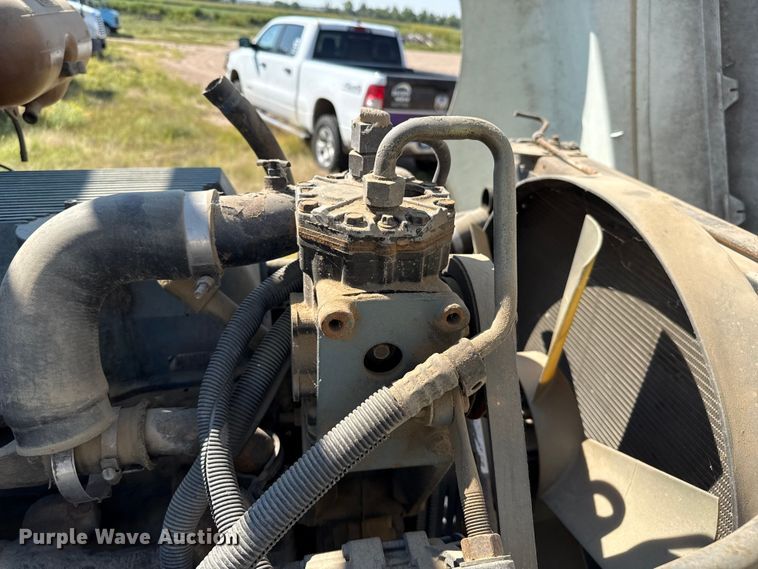 image for item EP0525 1999 Freightliner Century Class semi truck