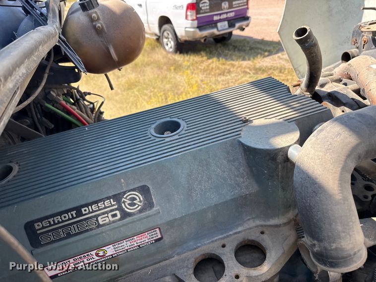 image for item EP0525 1999 Freightliner Century Class semi truck