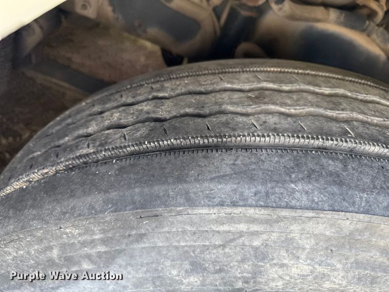 image for item EP0525 1999 Freightliner Century Class semi truck