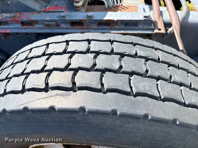 image for item EP0525 1999 Freightliner Century Class semi truck