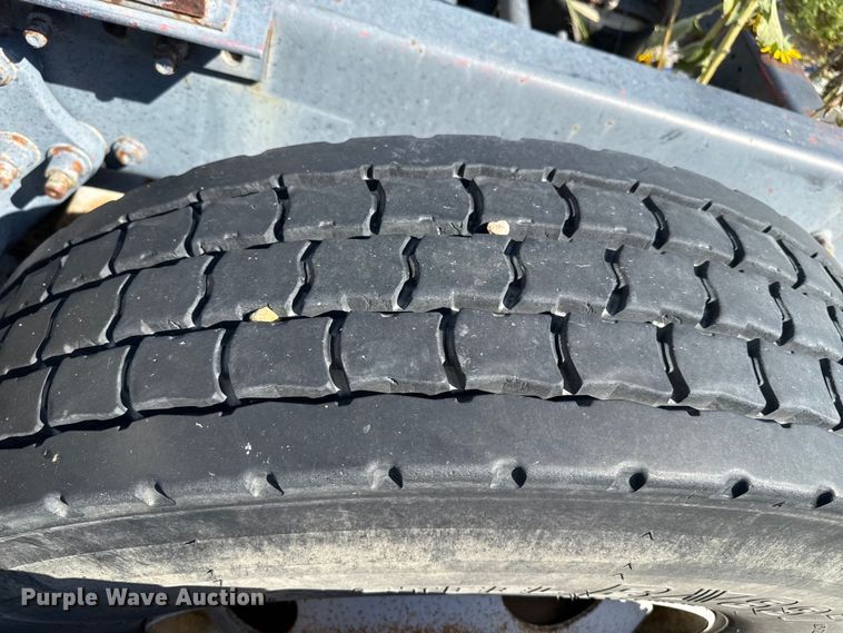 image for item EP0525 1999 Freightliner Century Class semi truck