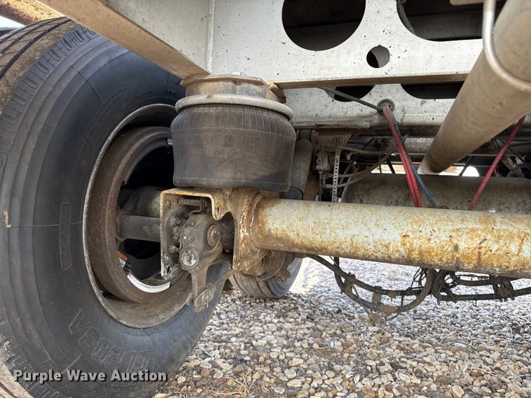 image for item EP0588 2002 Walker tank trailer