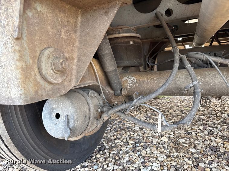 image for item EP0588 2002 Walker tank trailer