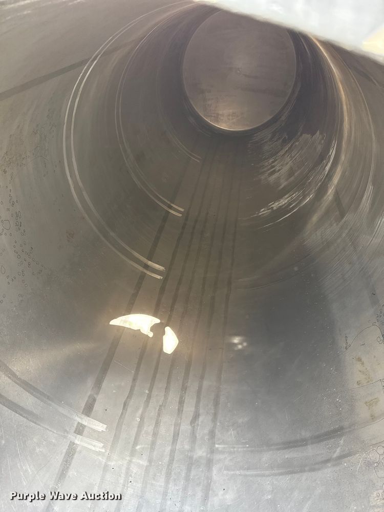 image for item EP0588 2002 Walker tank trailer