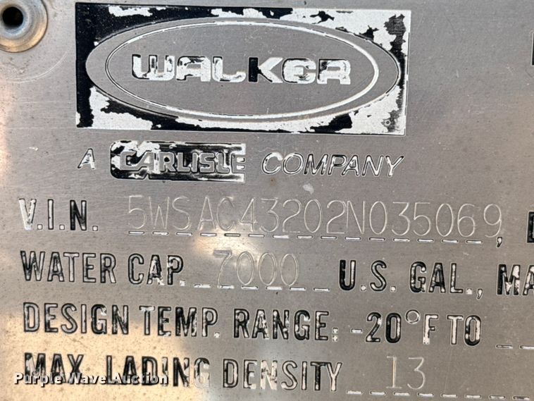 image for item EP0588 2002 Walker tank trailer