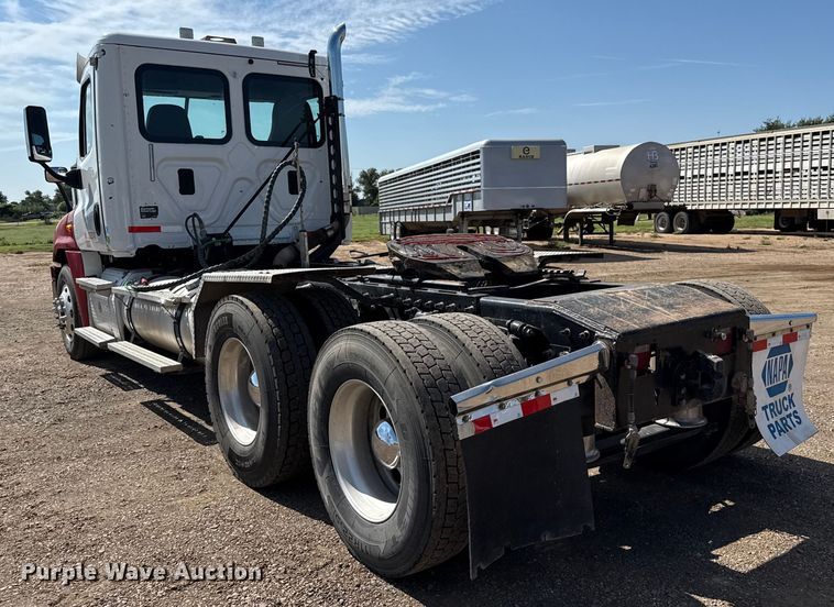image for item EP0590 2013 Freightliner Cascadia 125 semi truck