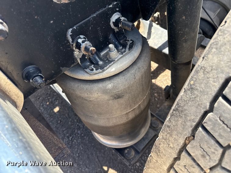 image for item EP0590 2013 Freightliner Cascadia 125 semi truck