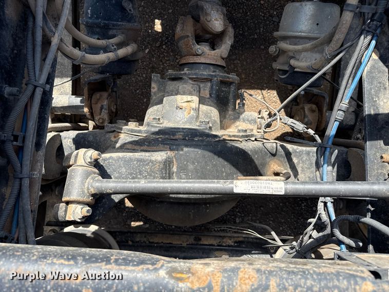 image for item EP0590 2013 Freightliner Cascadia 125 semi truck