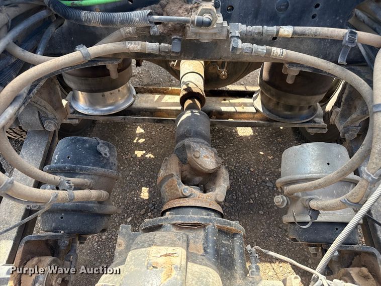 image for item EP0590 2013 Freightliner Cascadia 125 semi truck