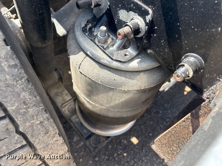 image for item EP0590 2013 Freightliner Cascadia 125 semi truck