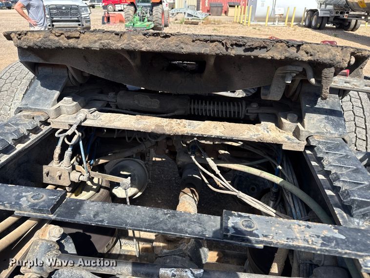 image for item EP0590 2013 Freightliner Cascadia 125 semi truck