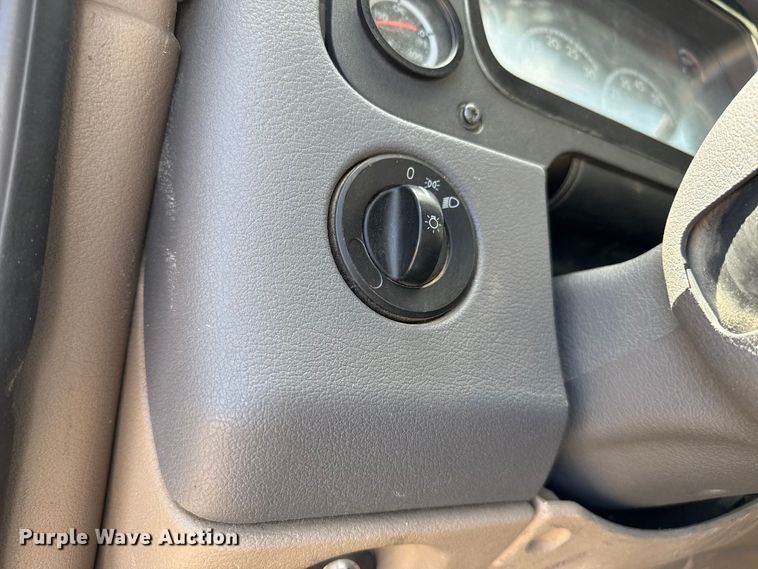 image for item EP0590 2013 Freightliner Cascadia 125 semi truck