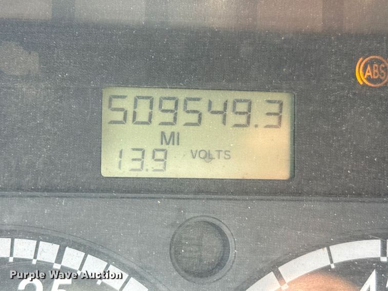 image for item EP0590 2013 Freightliner Cascadia 125 semi truck