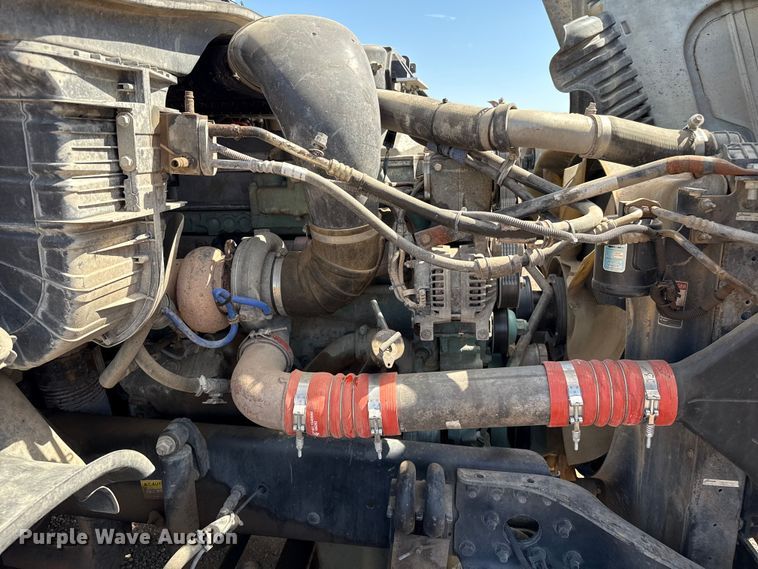 image for item EP0590 2013 Freightliner Cascadia 125 semi truck