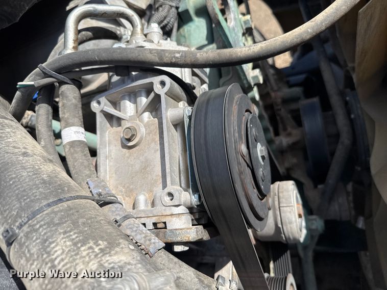 image for item EP0590 2013 Freightliner Cascadia 125 semi truck