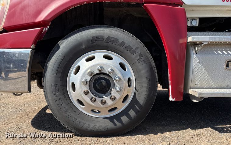 image for item EP0590 2013 Freightliner Cascadia 125 semi truck