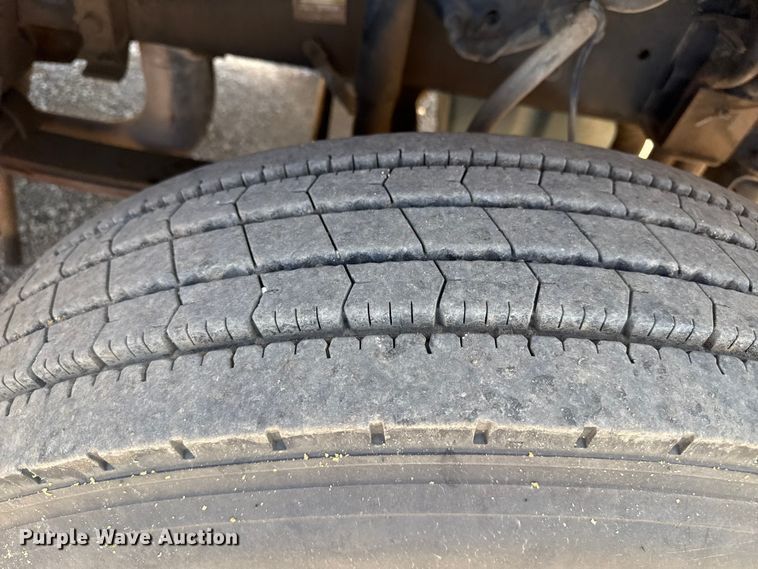 image for item EP0590 2013 Freightliner Cascadia 125 semi truck