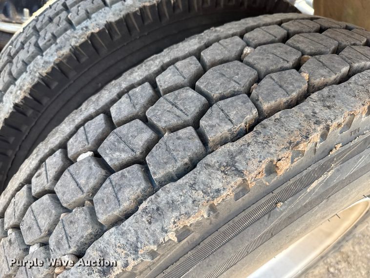 image for item EP0590 2013 Freightliner Cascadia 125 semi truck