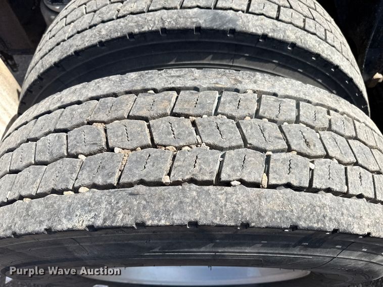 image for item EP0590 2013 Freightliner Cascadia 125 semi truck