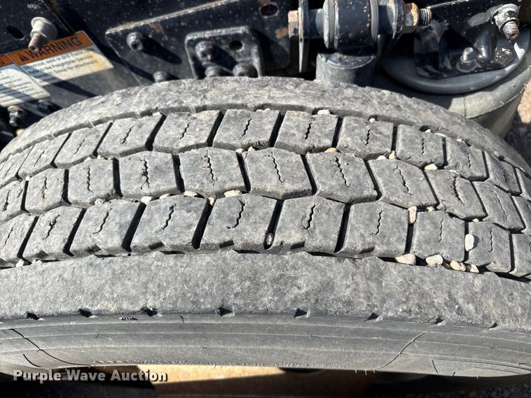 image for item EP0590 2013 Freightliner Cascadia 125 semi truck