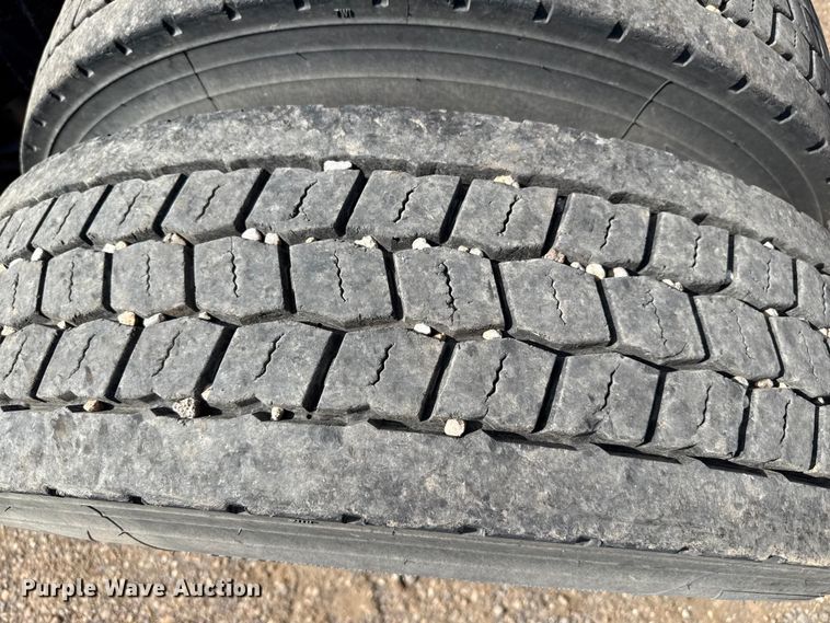 image for item EP0590 2013 Freightliner Cascadia 125 semi truck