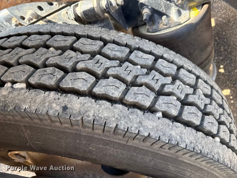 image for item EP0590 2013 Freightliner Cascadia 125 semi truck