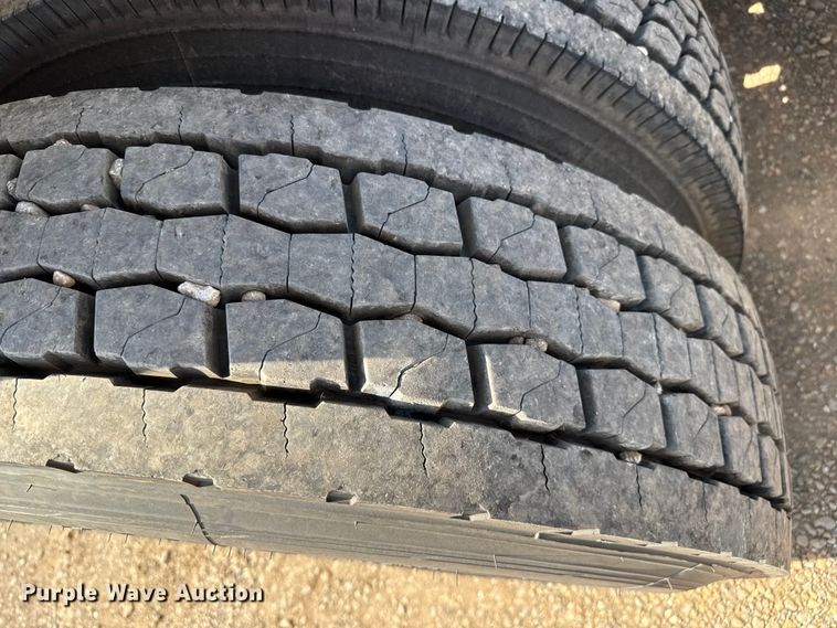 image for item EP0590 2013 Freightliner Cascadia 125 semi truck