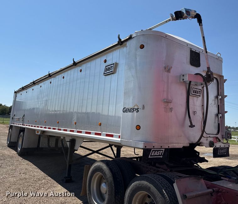 image for item EP0592 2003 East end dump trailer