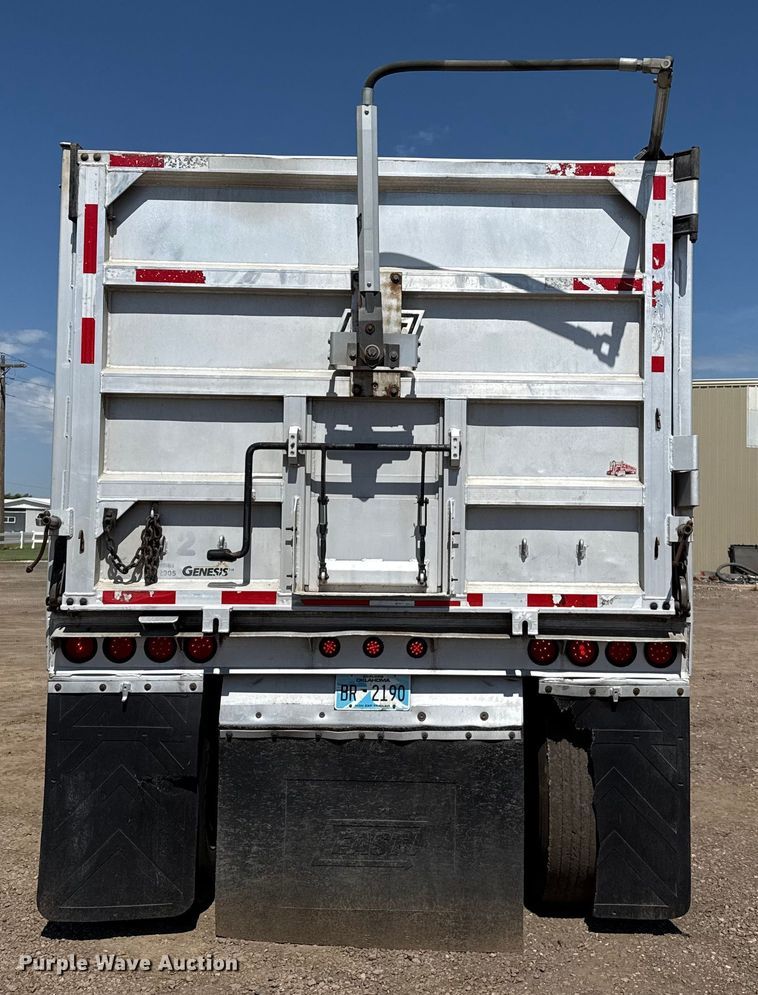 image for item EP0592 2003 East end dump trailer