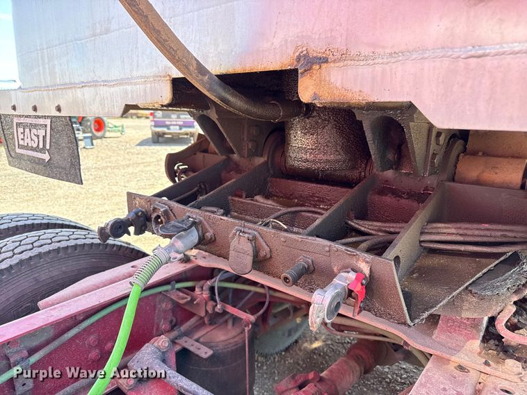 image for item EP0592 2003 East end dump trailer