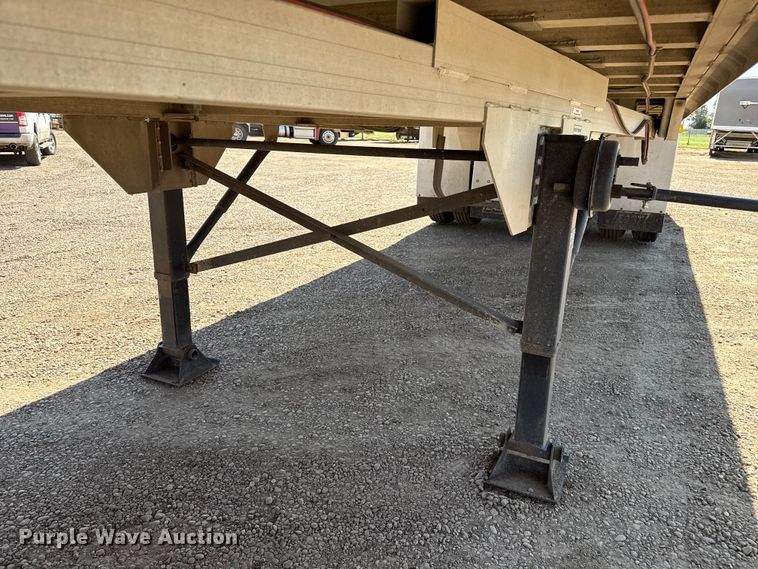 image for item EP0592 2003 East end dump trailer