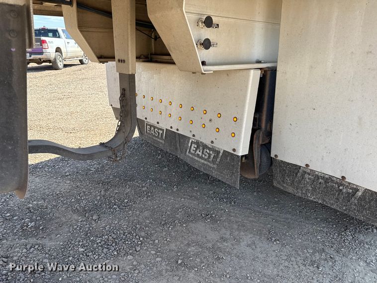 image for item EP0592 2003 East end dump trailer