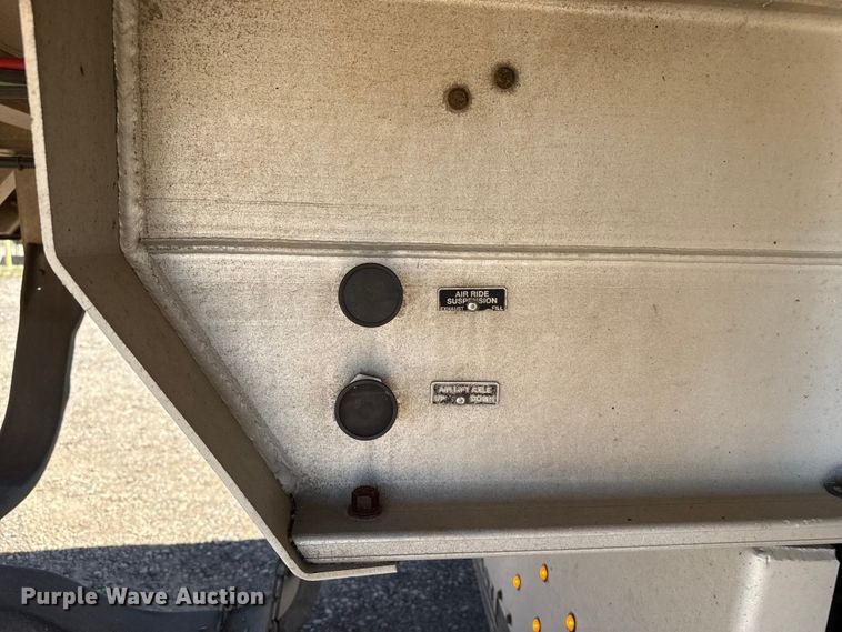 image for item EP0592 2003 East end dump trailer