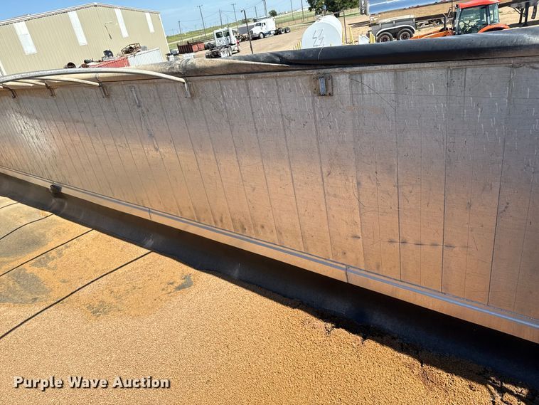 image for item EP0592 2003 East end dump trailer