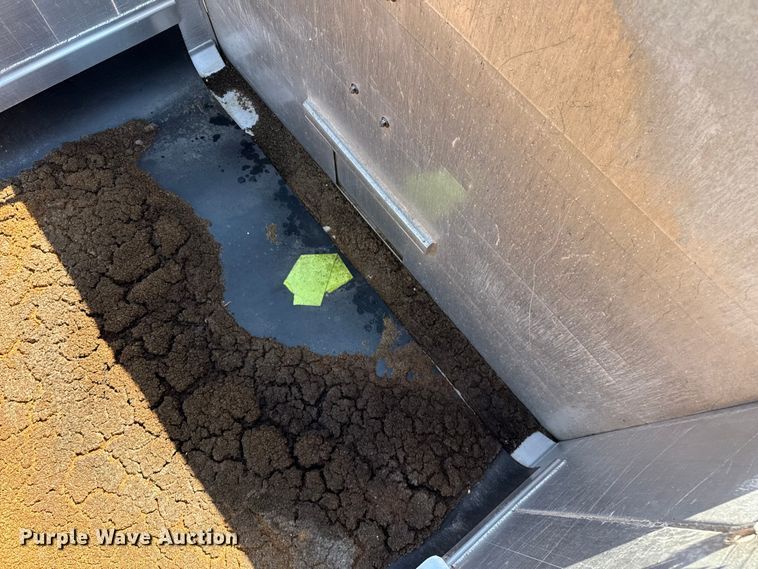 image for item EP0592 2003 East end dump trailer