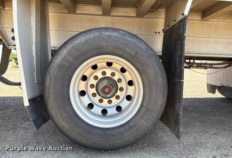 image for item EP0592 2003 East end dump trailer