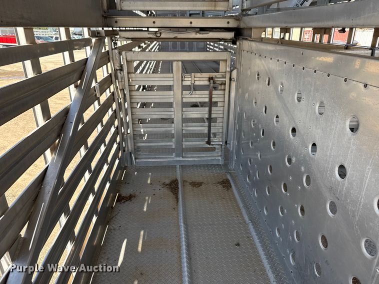 image for item EP0593 1997 EBY livestock trailer