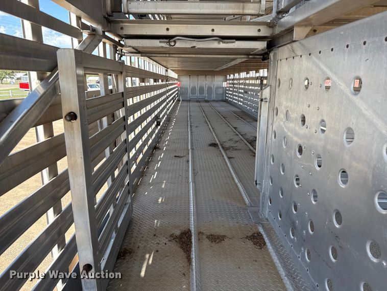 image for item EP0593 1997 EBY livestock trailer